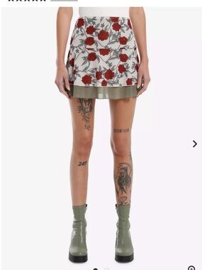 Hot Topic Red Floral Cream Mini Skirt with Olive Trim